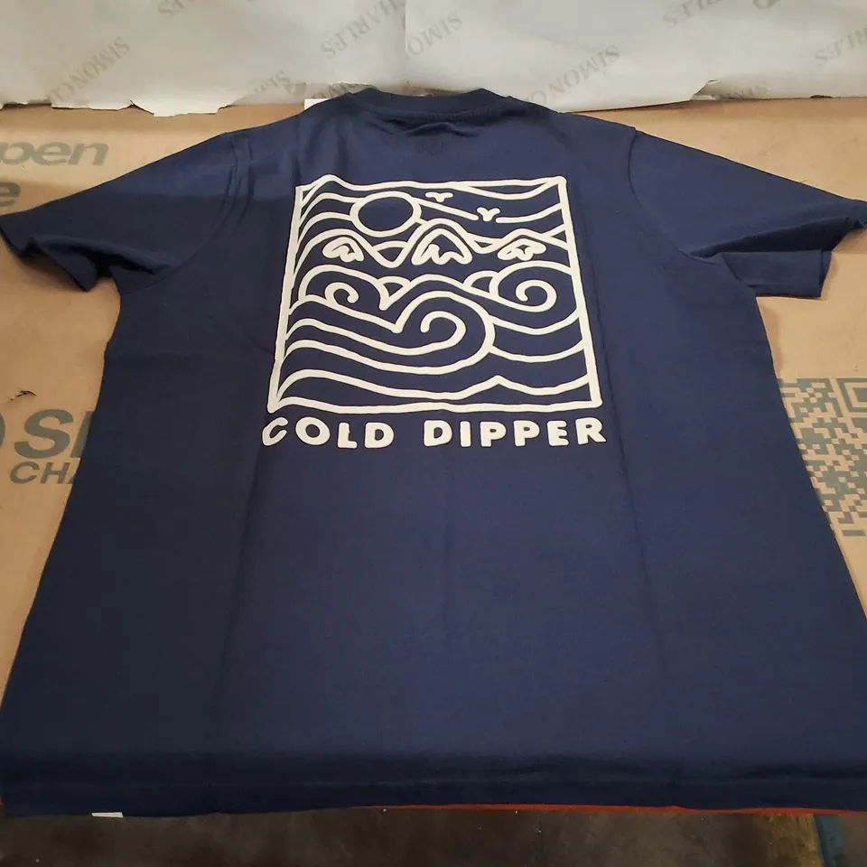 BOX CONTAINING APPROXIMATELY 23 BRASS MONKEY MEN'S NAVY COLD DIPPER T-SHIRT – SIZE L (UK)