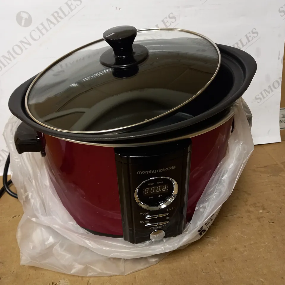 MORPHY RICHARDS SEAR AND STEW DIGITAL SLOW COOKER 