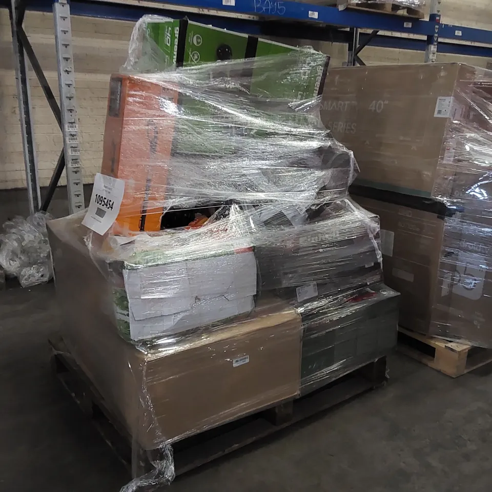 PALLET OF APPROXIMATELY 13 UNPROCESSED RAW RETURN HOUSEHOLD AND ELECTRICAL GOODS TO INCLUDE;