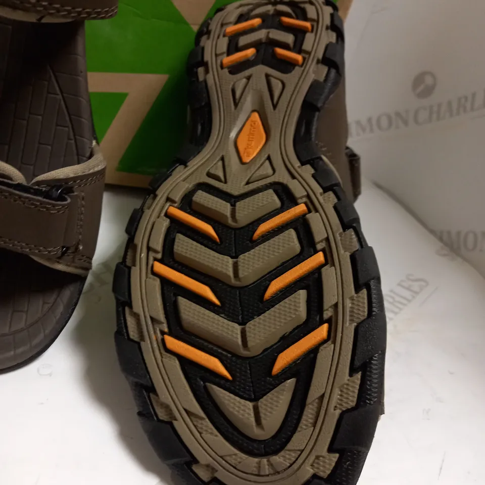 BOXED KARRIMOR ANTIBES BROWN SANDALS SIZE 8
