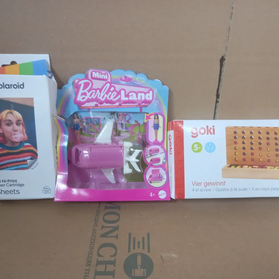 BOX OF APPROXIMATELY 5 ASSORTED ITEMS TO INCLUDE - POLAROID HI-PRINT PAPER , MINI BARBIE LAND , GOKI VIER GEWINNT ETC