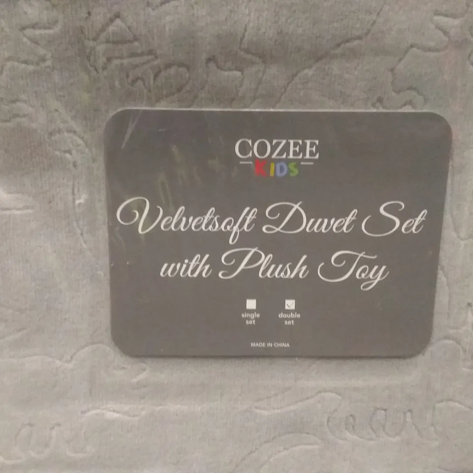 BOXED COZEE KIDS VELVET SOFT DOUBLE DUVET SET WITH PLUSH TOY