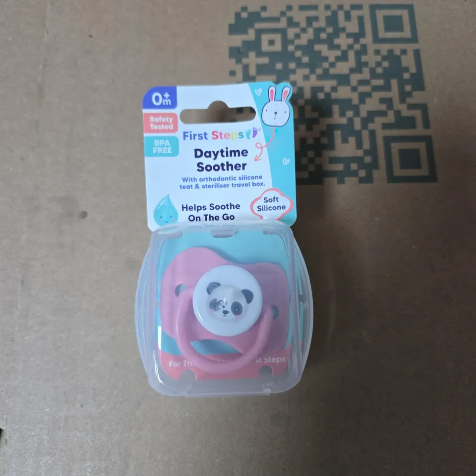 TOTE OF APPROXIMATELY 15 ASSORTED ITEMS TO INCLUDE: BABYS DAYTIME SOOTHER 