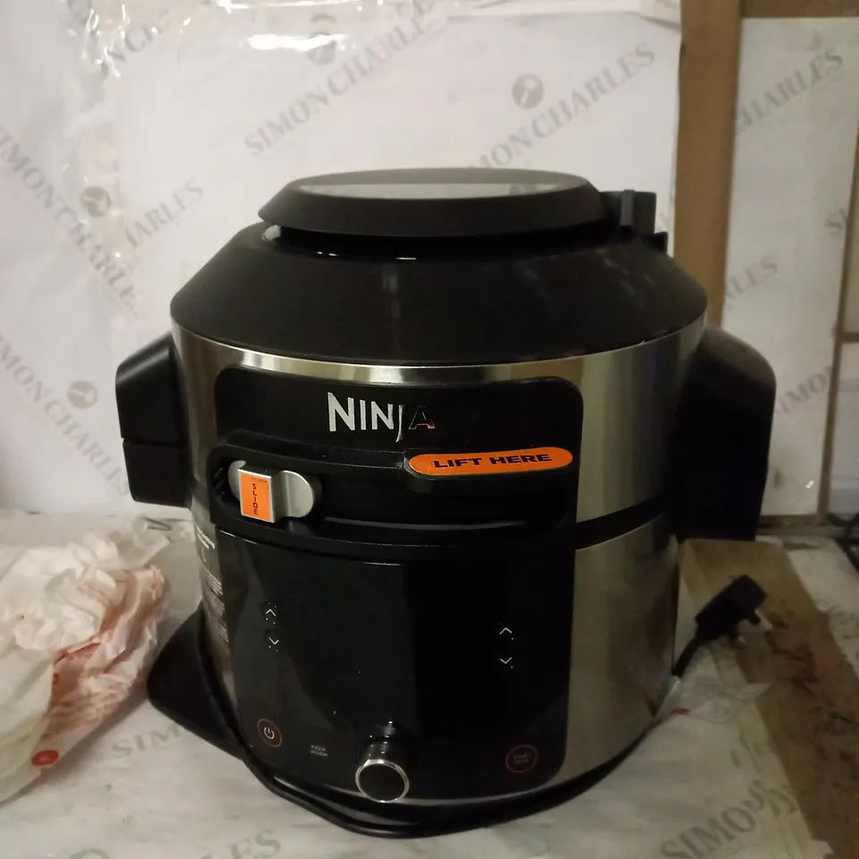 NINJA FOODI SMARTLID MULTI-COOKER
