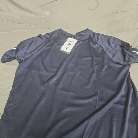 ZYNK MEN'S T-SHIRT β SIZE M