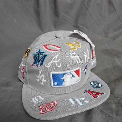 NEW ERA GREY BASEBALL CAP WITH MULTICOLOUR EMBROIDERED MLB TEAM LOGOS SIZE UNSPECIFIED 