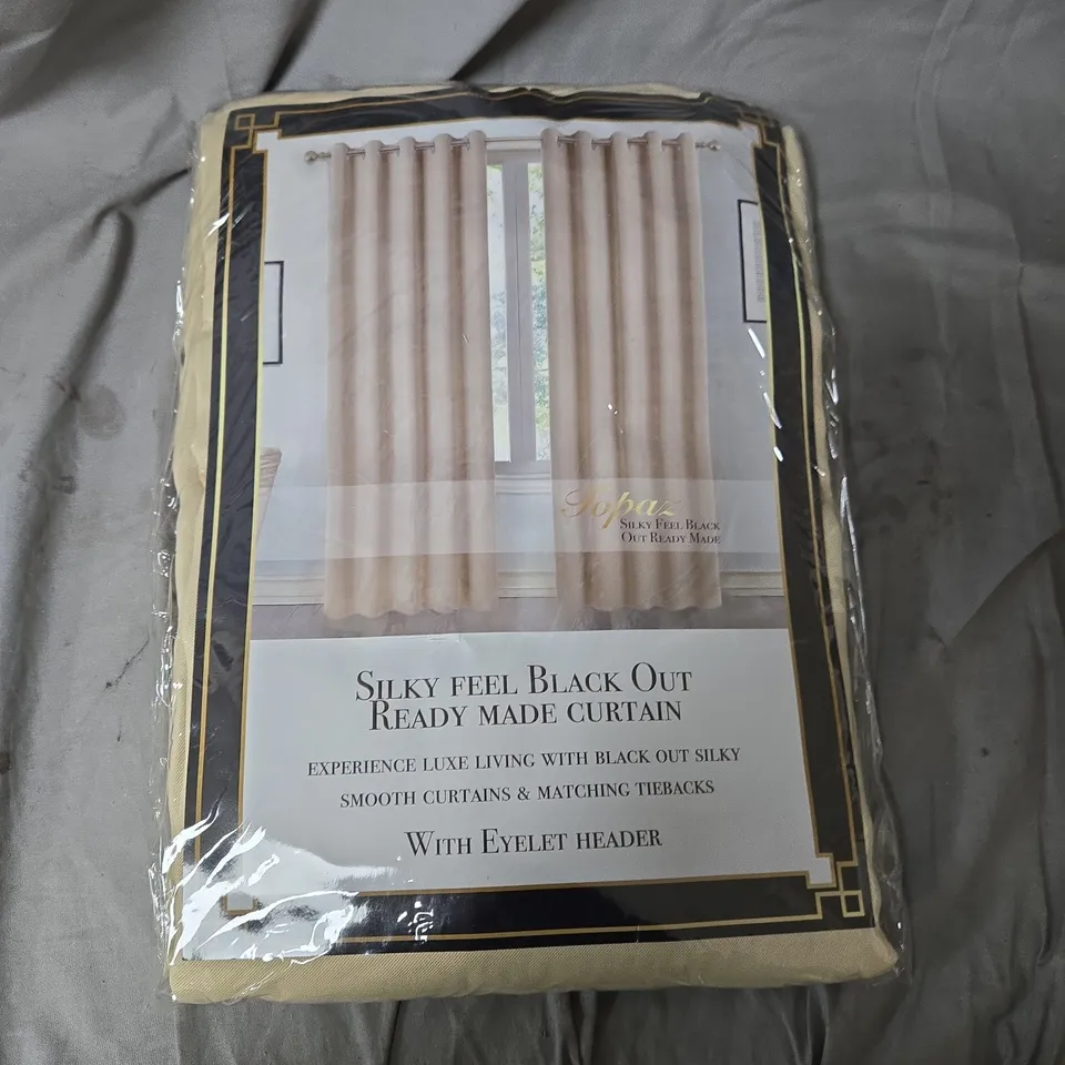 SILKY FEEL BLACK OUT READY MADE CURTAINS – EYELET HEADER, BOX APPROXIMATELY 20