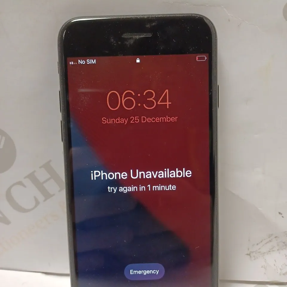 BOXED APPLE IPHONE SE IN BLACK 64GB