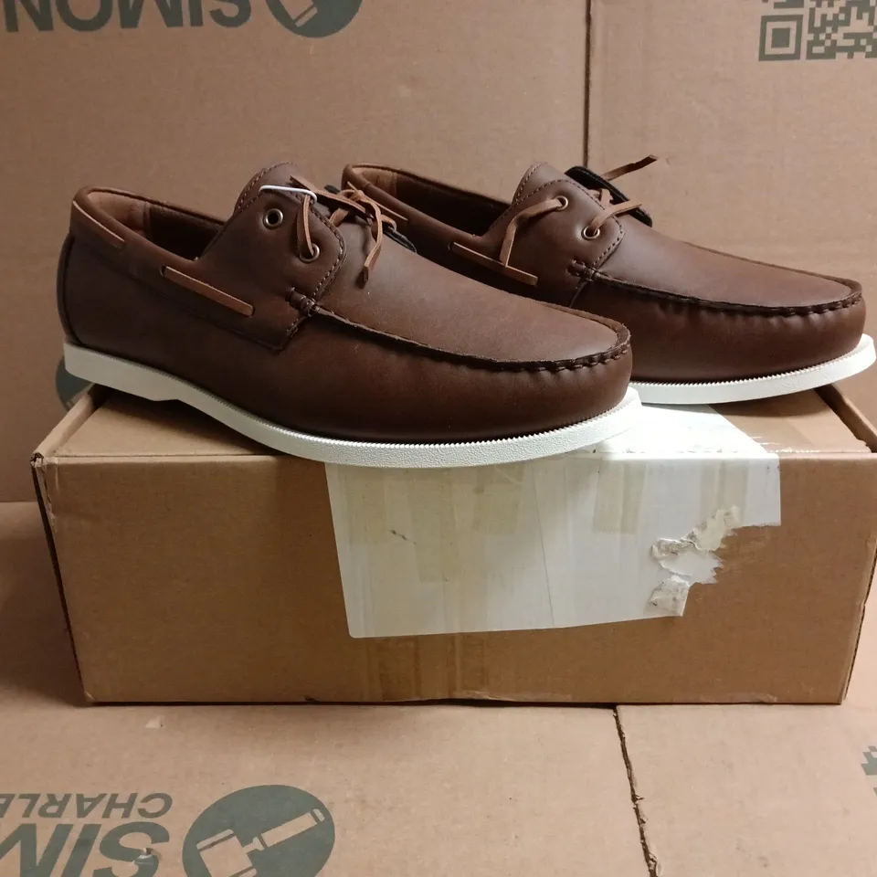 BOXED PAIR OF AMAZON ESSENTIALS SLIP-ON LOAFERS IN BROWN SIZE UK 10