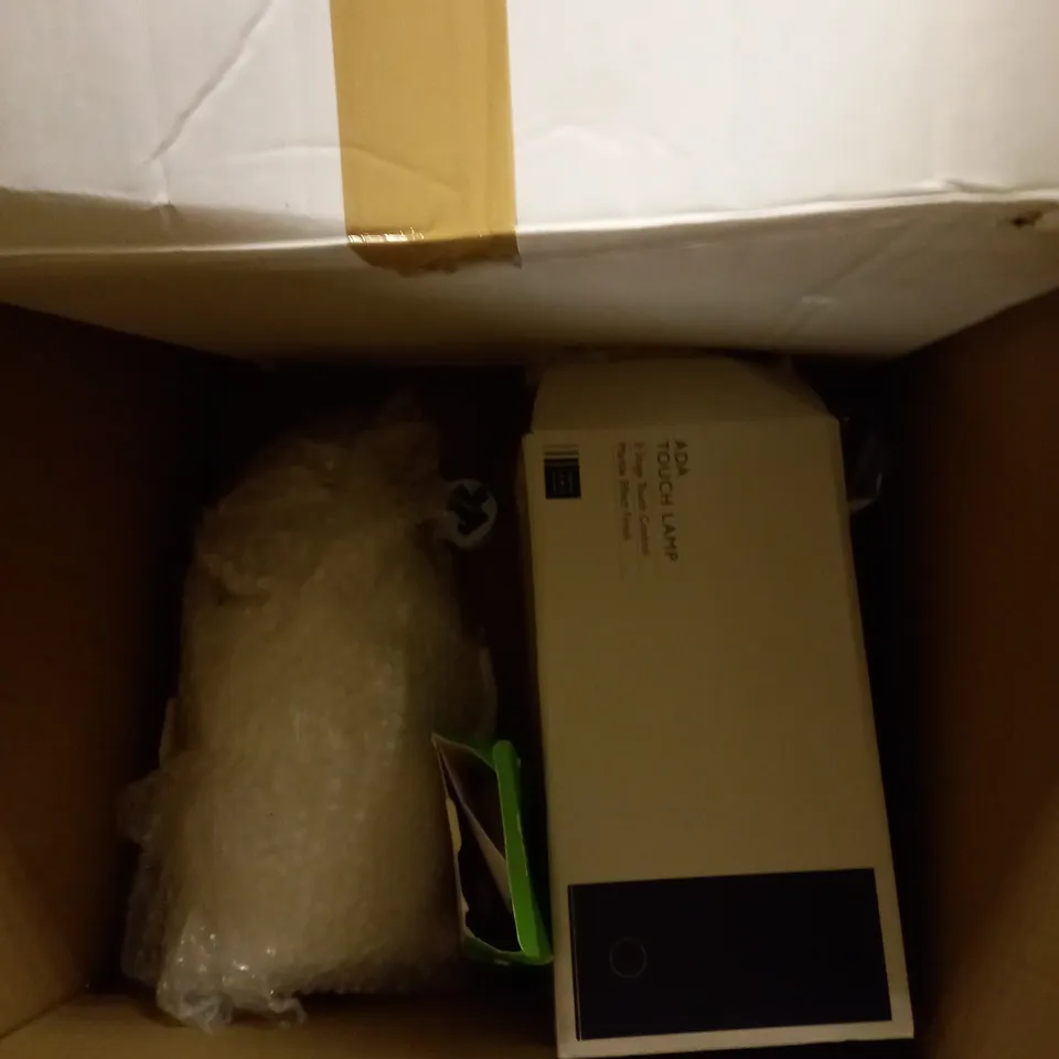 LOT OF APPROX 7 ASSORTED HOUSEHOLD ITEMS TO INCLUDE DEXTER TOUCH LAMP, NEOM WONDER BALM, VAX ONEPWR LITHIUM ION BATTERY, ETC