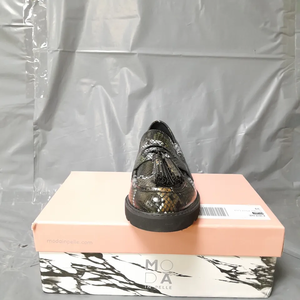 MODA IN PELLE EIRENE SNAKE PRINT LOAFERS KHAKI SIZE 6 