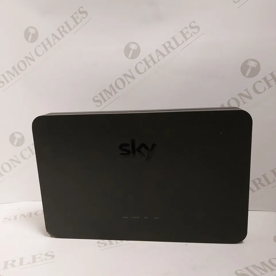 SKY Q HUB SR203