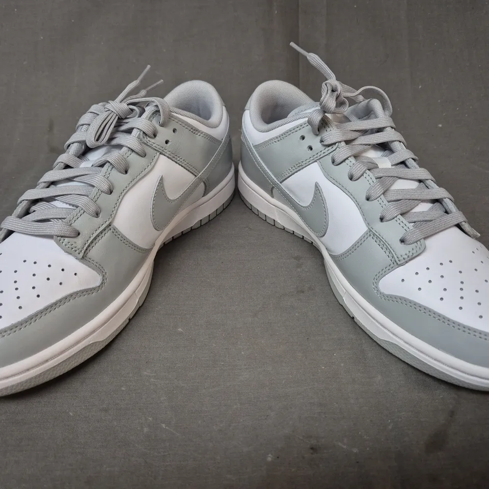 BOXED PAIR OF NIKE DUNK LOW RETRO SHOES IN GREY/WHITE UK SIZE 8