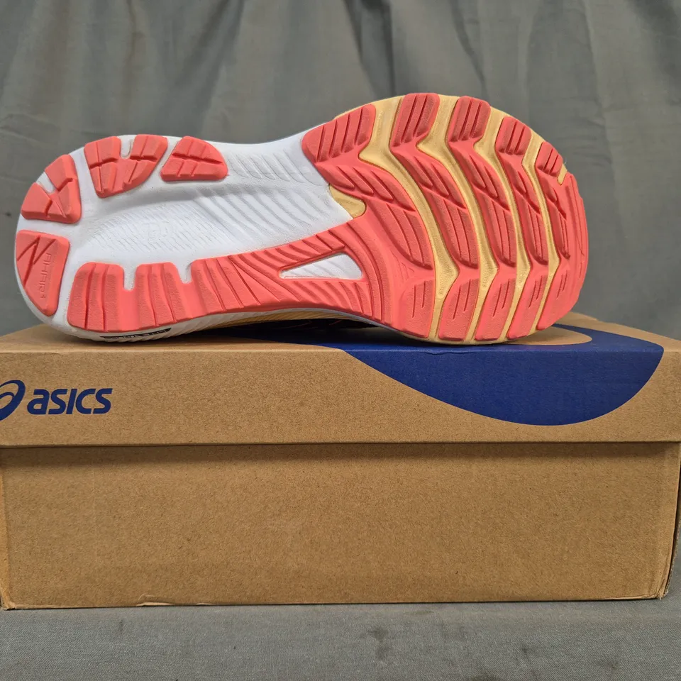 BOXED PAIR OF ASICS GEN-KAYANO 29 SHOES IN MIDNIGHT/PAPAYA UK SIZE 5