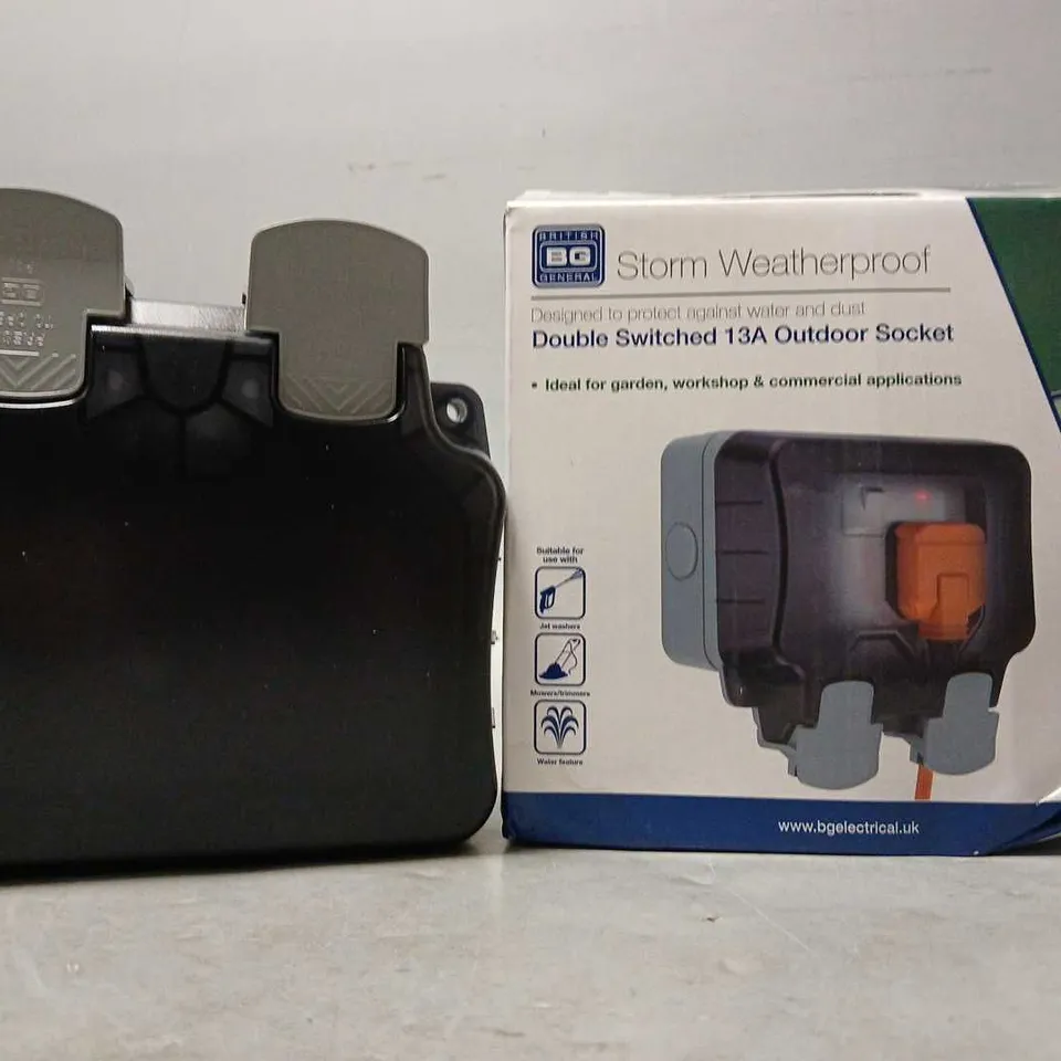 BOXED BG STORM WEATHERPROOF OUTDOOR SOCKET