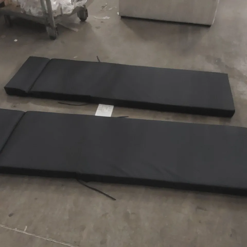 PAIR OF OUTSUNNY SUN LOUNGER CUSHIONS