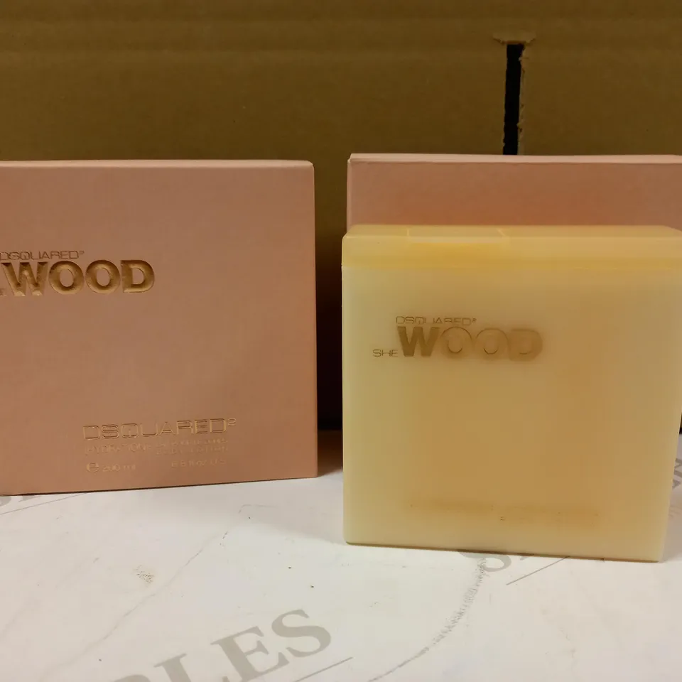SET OF 2 DSQUARED SHE WOOD BODY LOTION - 2X200ML