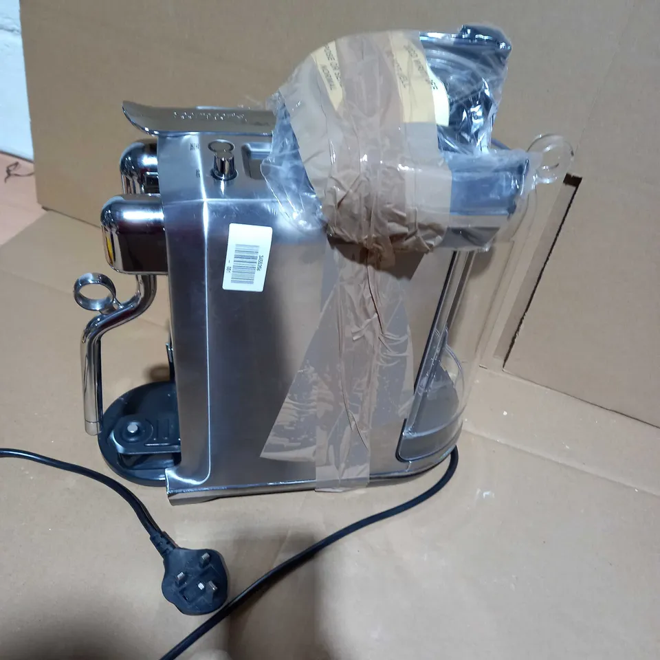 NESPRESSO COFFEE MACHINE