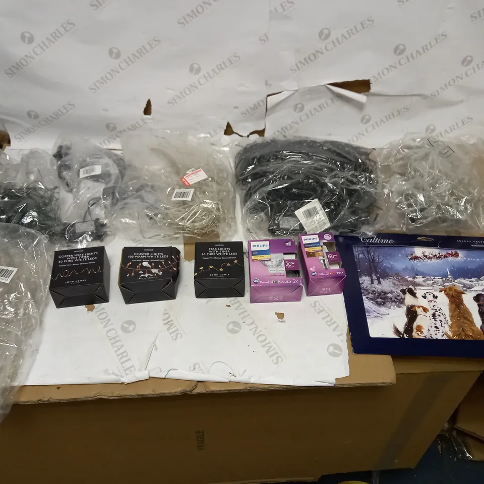LOT OF ASSORTED HOUSEHOLD GOODS TO INCLUDE JOHN LEWIS COPPER WIRE LIGHTS WITH TIMER 60 PURE WHITE LEDS, PHILIPS PURE WHITE LED 20W BULB, AND CALTIME ADVENT CALENDAR ETC.