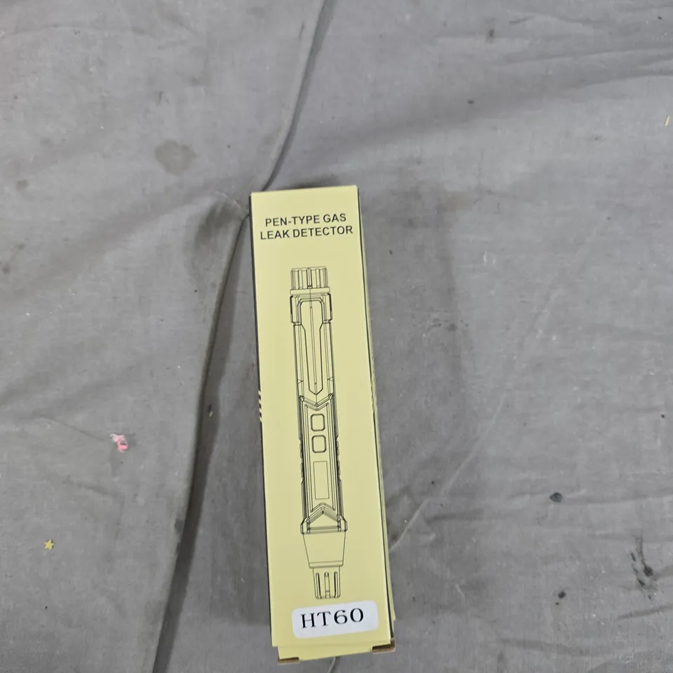 BOX OF APPROXIMATELY 20 HOUSEHOLD ITEMS INCLUDING:PEN GAS DETECTER, BRITA FLITERS AND SILICONE UTENSILS