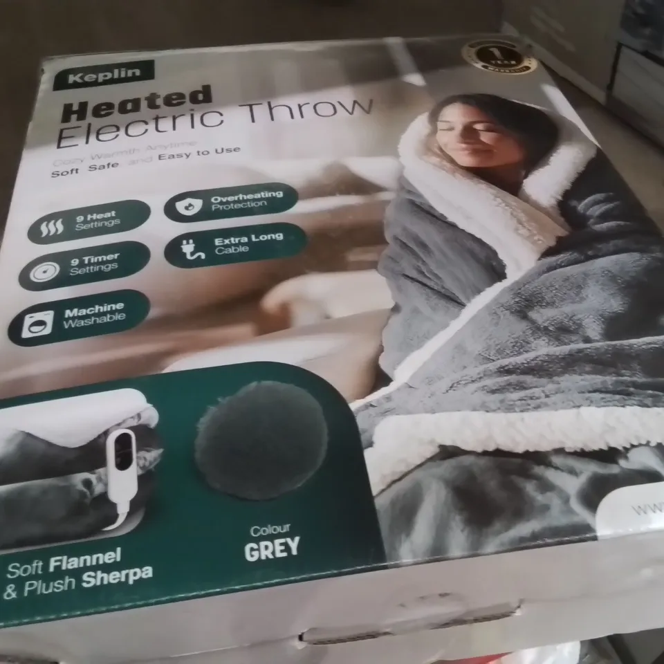 BOXED KEPLIN HEATED THROW GREY
