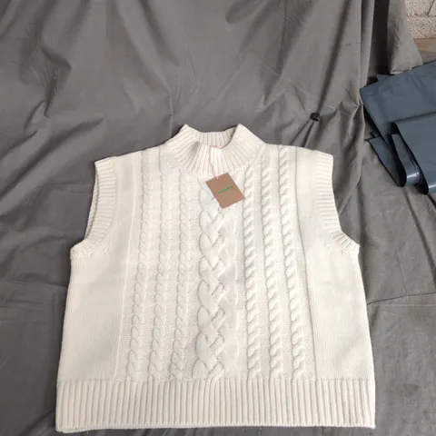 BODEN WHITE CABLE-KNIT SLEEVELESS JUMPER VEST – SIZE M (UK)