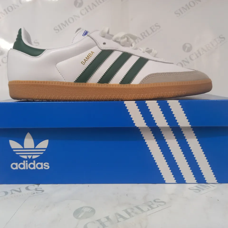 BOXED PAIR OF ADIDAS SAMBA OG SHOES IN WHITE/GREEN UK SIZE 12.5