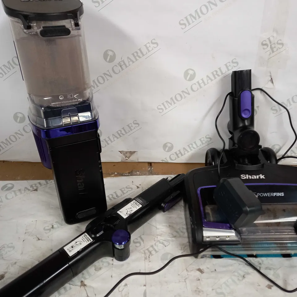 SHARK CORDLESS STICK VACUUM IZ390UKTQ
