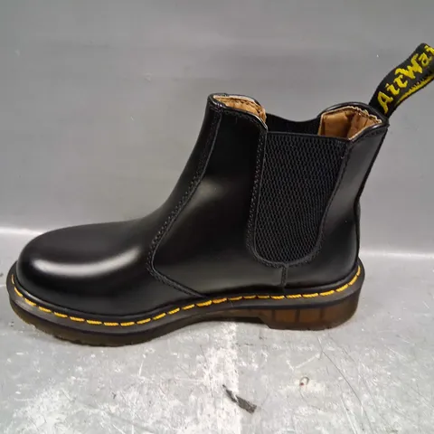 DR MARTENS BLACK BOOTS SIZE 