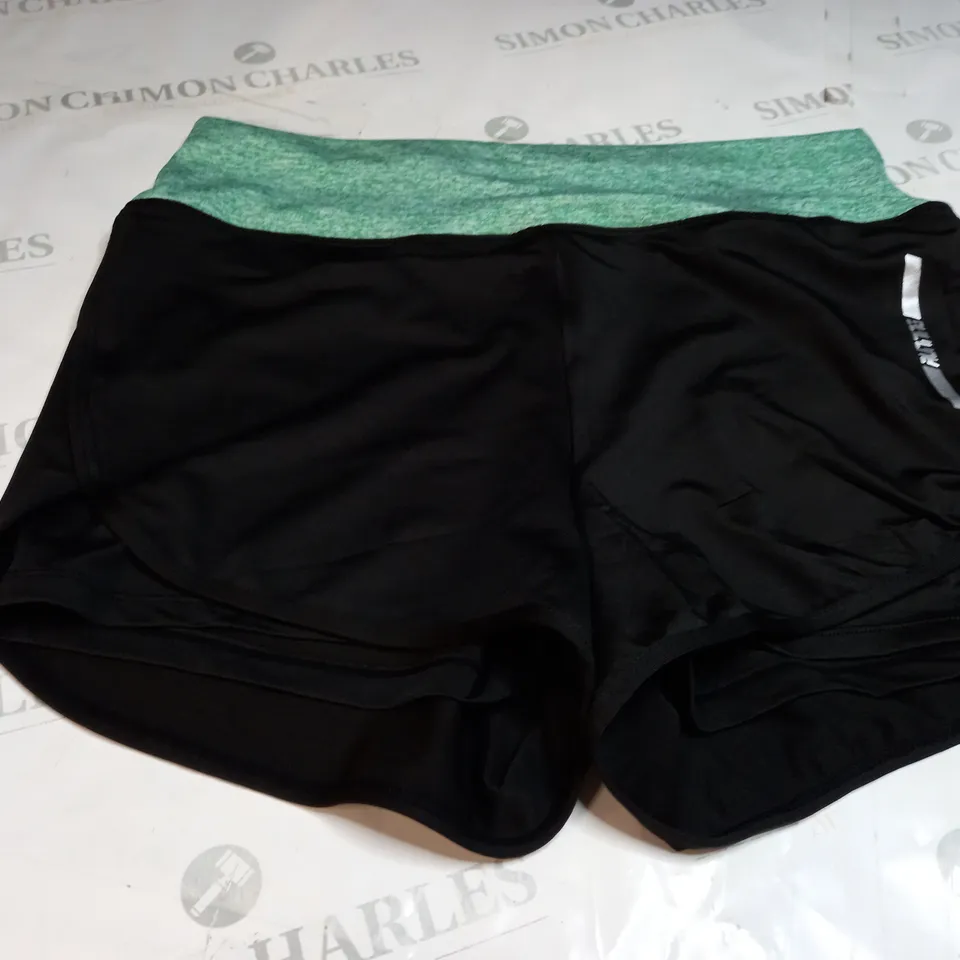BLACK/GREEN GYM SHORTS 