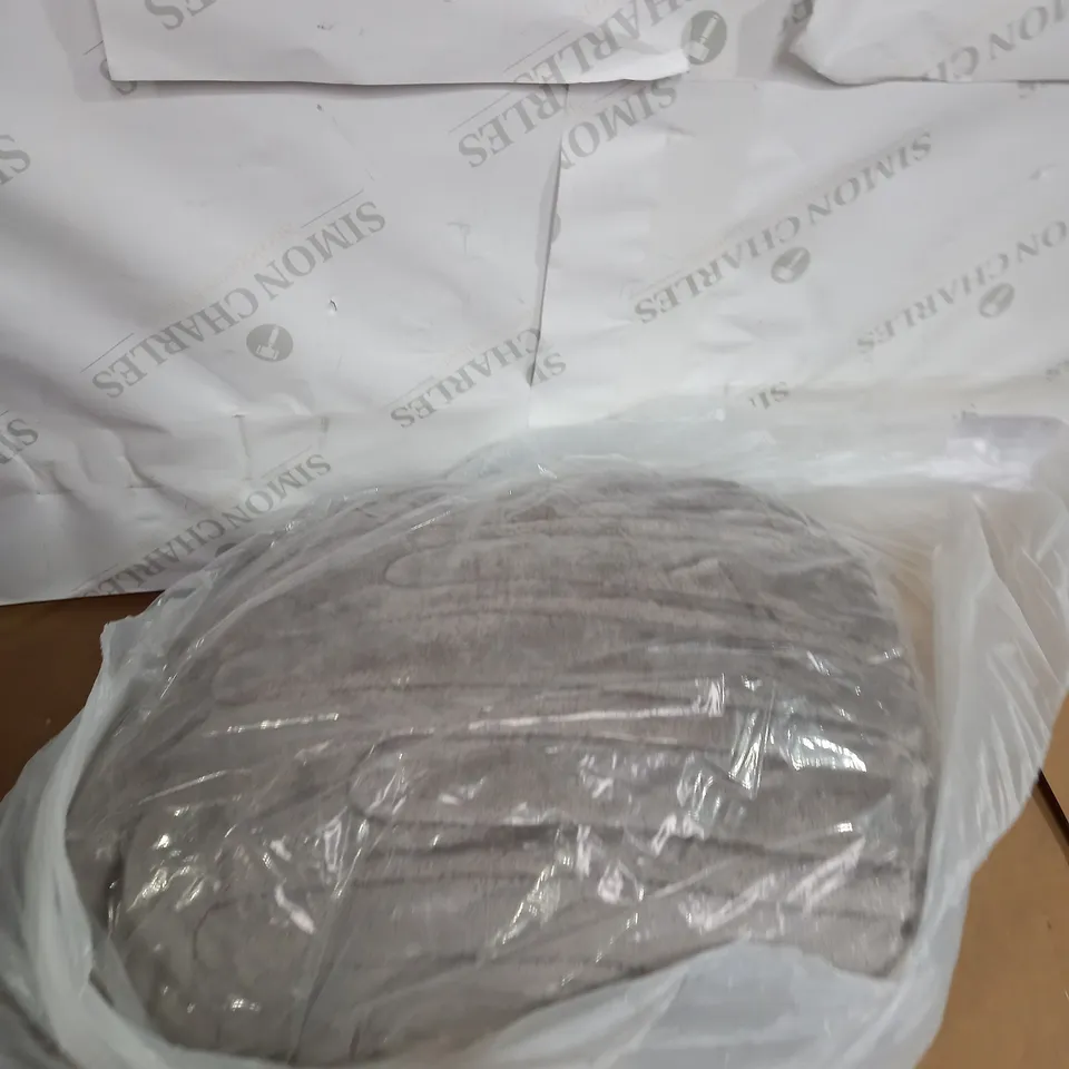 COZEE HOME HEATED PLUSH WASHABLE THROW - SILVER GREY