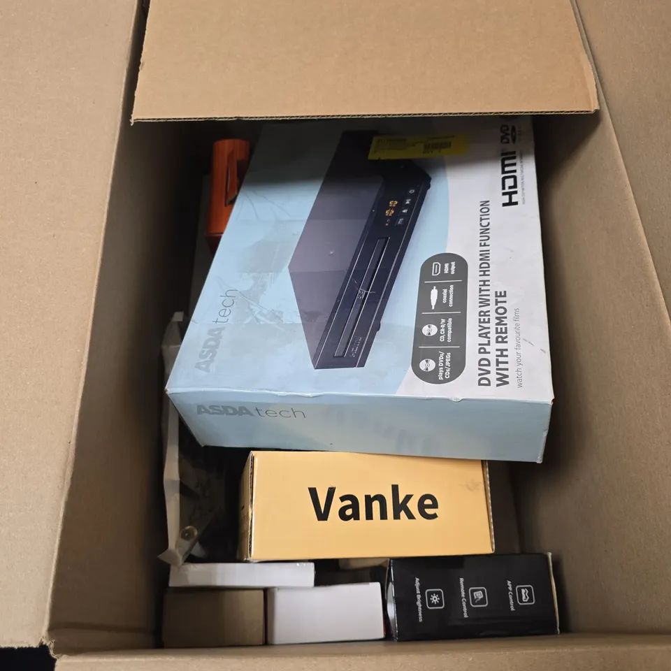 BOX OF APPROXIMATELY 10 ASSORTED ITEMS INCLUDING PRIMEWIRE, MEXLLEX LED STRIP LIGHTS AND BAYONET LIGHT BULB