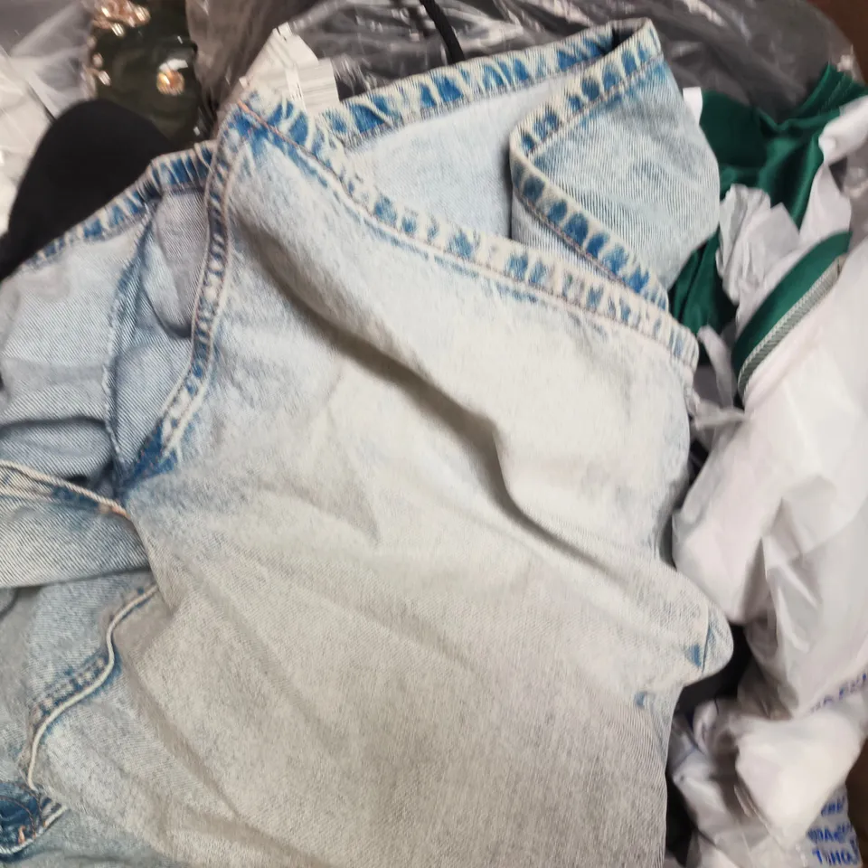 APPROXIMATELY 20 ASSORTED CLOTHING AND FASHION PRODUCTS IN VARIOUS STYLES AND SIZES - COLLECTION ONLY