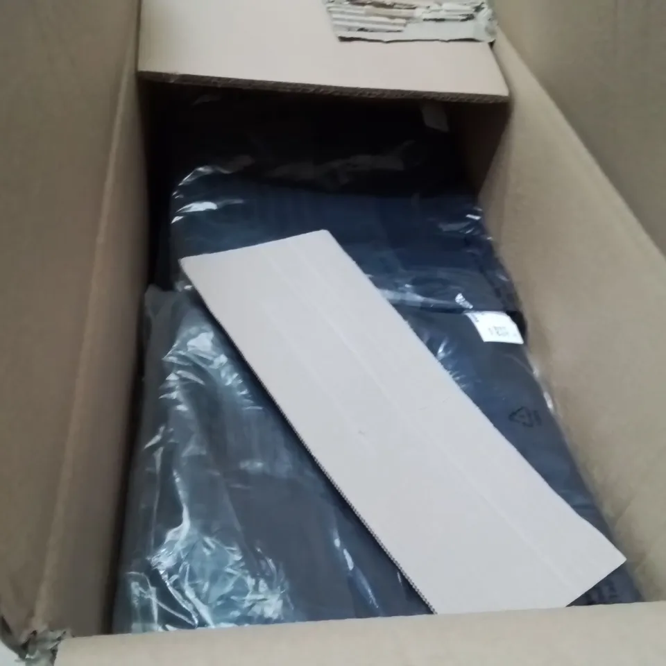 BOXED BRAND NEW APPROXIMATELY 13 JULIPA SLIM FIT JEANS INDIGO SIZE 20