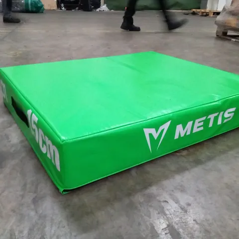 PALLET OF APPROXIMATELY 6 ASSORTED METIS PLYO BOXES 