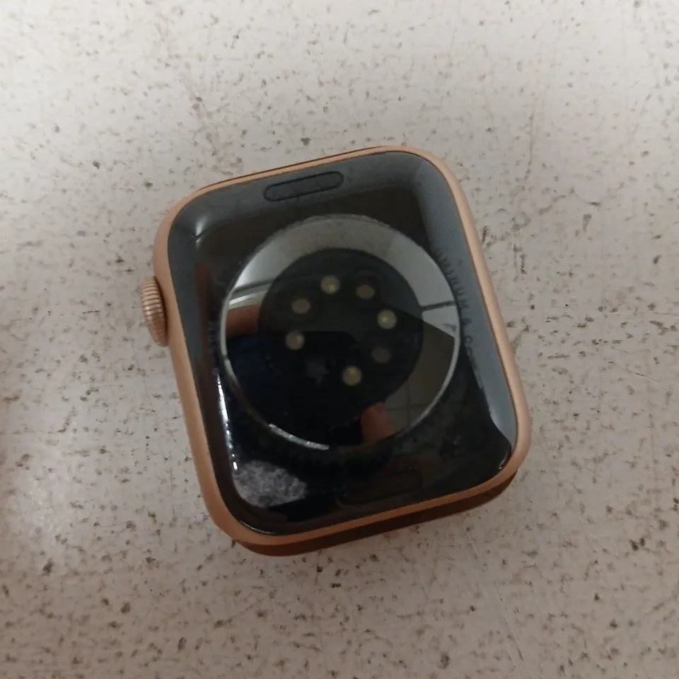 APPLE WATCH SERIES 6 40MM GPS ALUMINIUM GOLD
