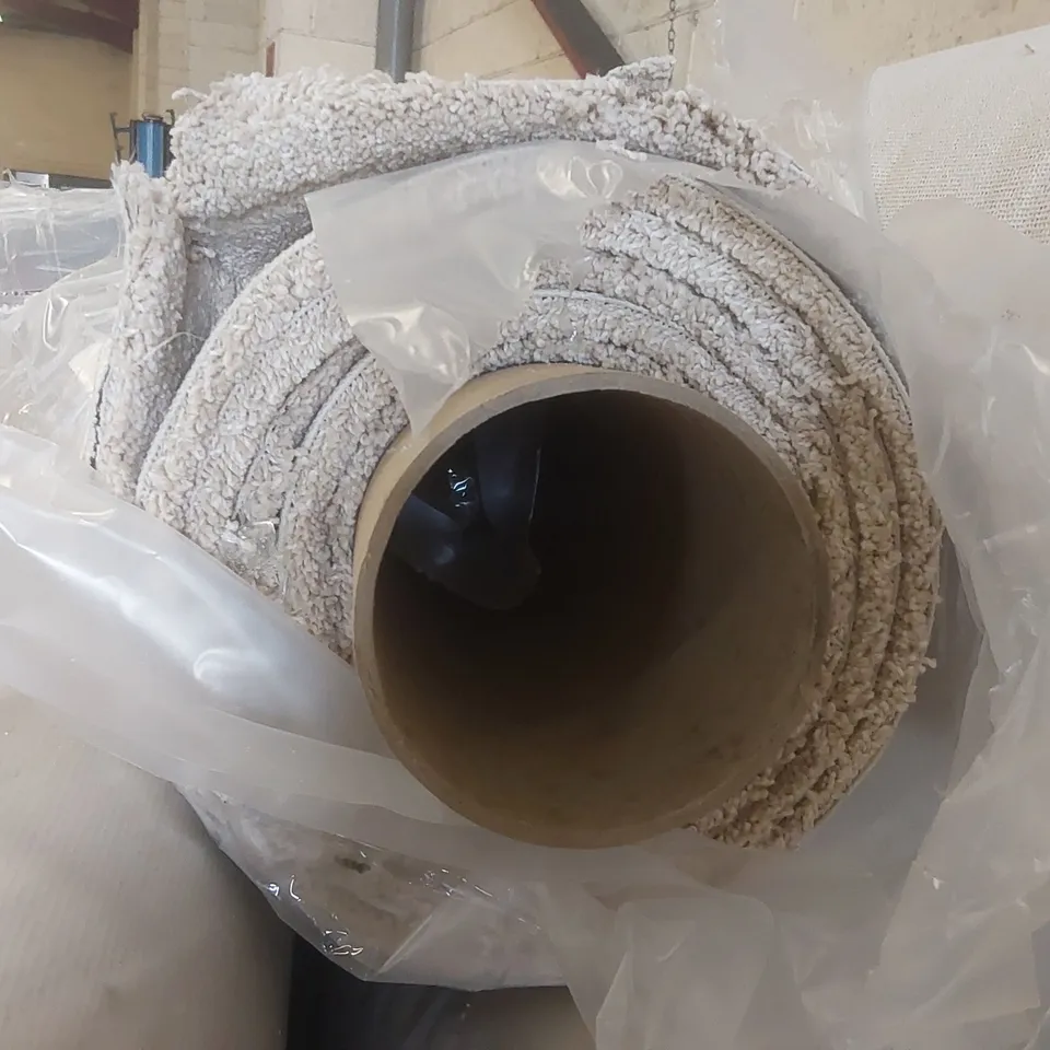 ROLL OF QUALITY FIRST IMPRESSIONS CLEAN CUT CARPET - APPROXIMATELY 3.8 x 5m