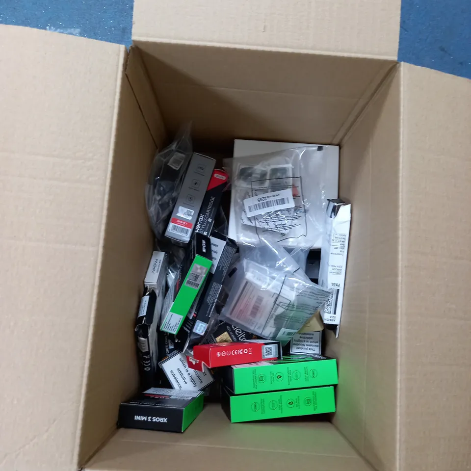 BOX OF APPROXIMATELY 26 ASSORTED VAPING ITEMS