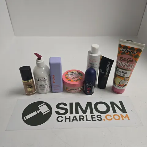 APPROXIMATELY 15 ASSORTED HEALTH & BEAUTY PRODUCTS TO INCLUDE SOAP & GLORY BODY WASH, NIVEA MEN DRY IMPACT, MANSCAPED CROP SOOTHER, ETC - COLLECTION ONLY
