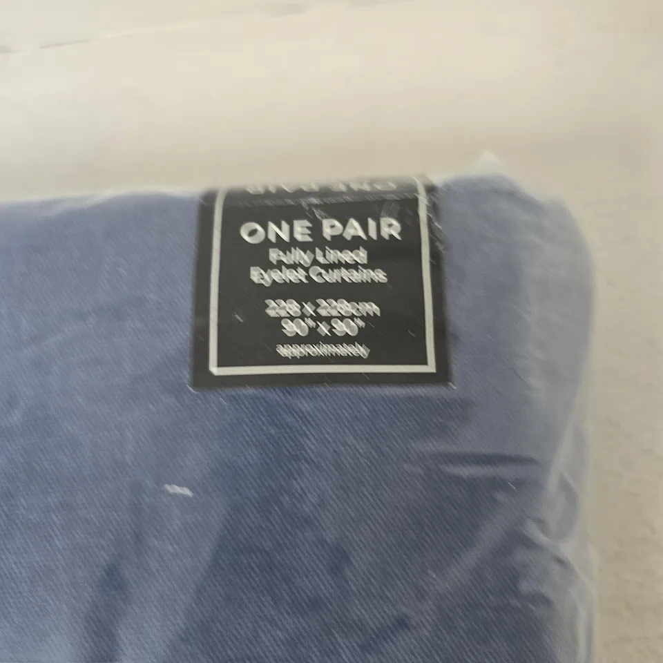 ONE PAIR FULL-LINED OVEN GLOVES, BLUE DENIM