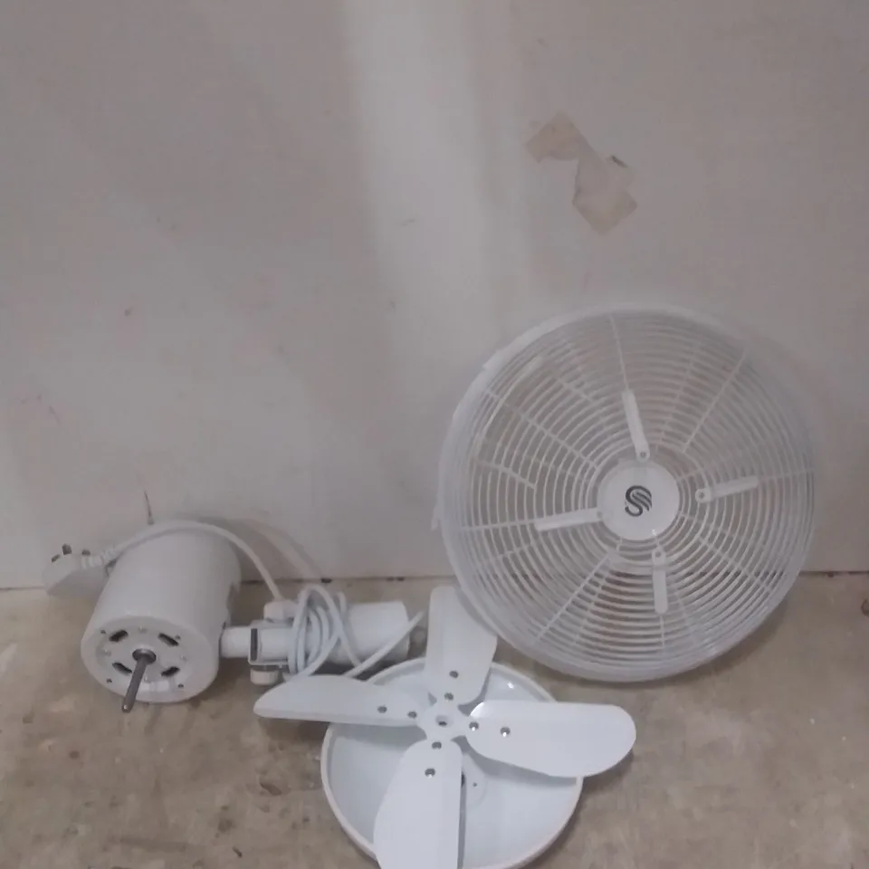 BOXED SWAN 12 INCH DESK FAN RRP £24.99