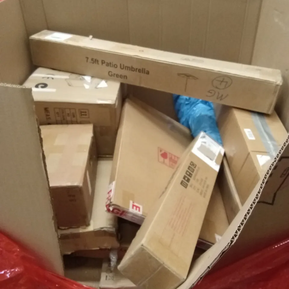 PALLET OF ASSORTED HOUSEHOLD GOODS AND PRODUCTS TO INCLUDE; VANITY MIRROR, PLAYPEN, AIR FRYER, LED FLOOD LIGHT ETC