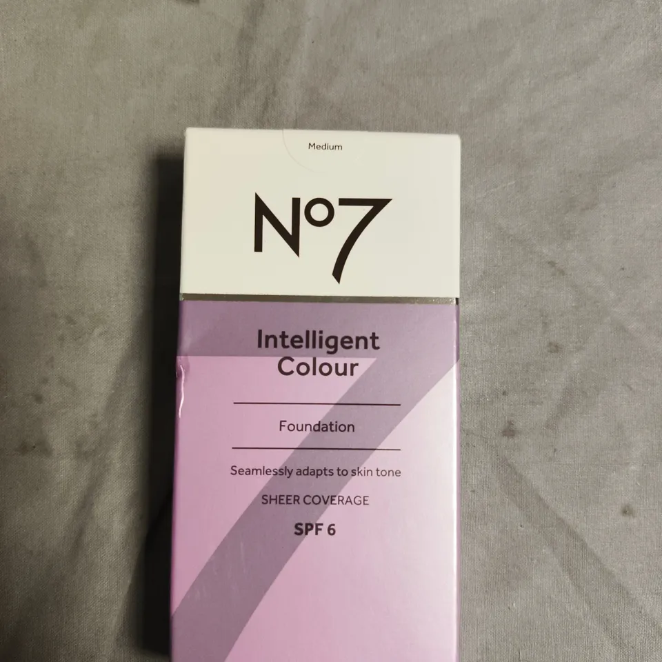 NO7 INTELLIGENT COLOUR FOUNDATION SPF 6 – 40ML - SHADE MEDIUM
