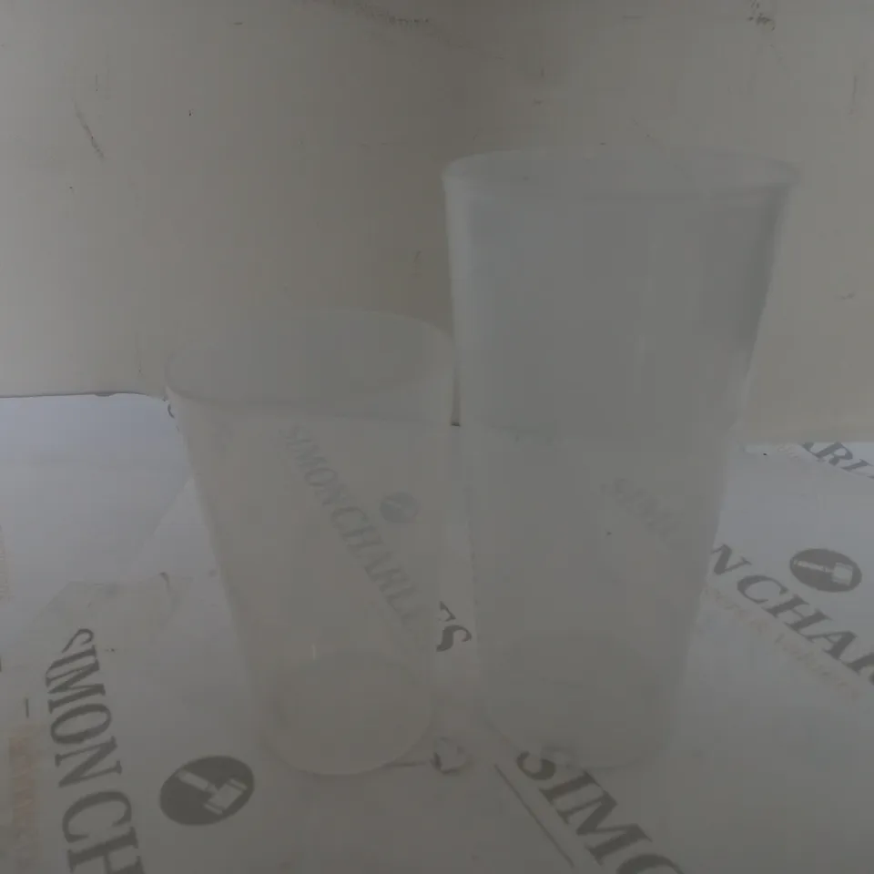 LARGE QUANTITY OF PLASTIC CUPS OF VARIOUS SIZES