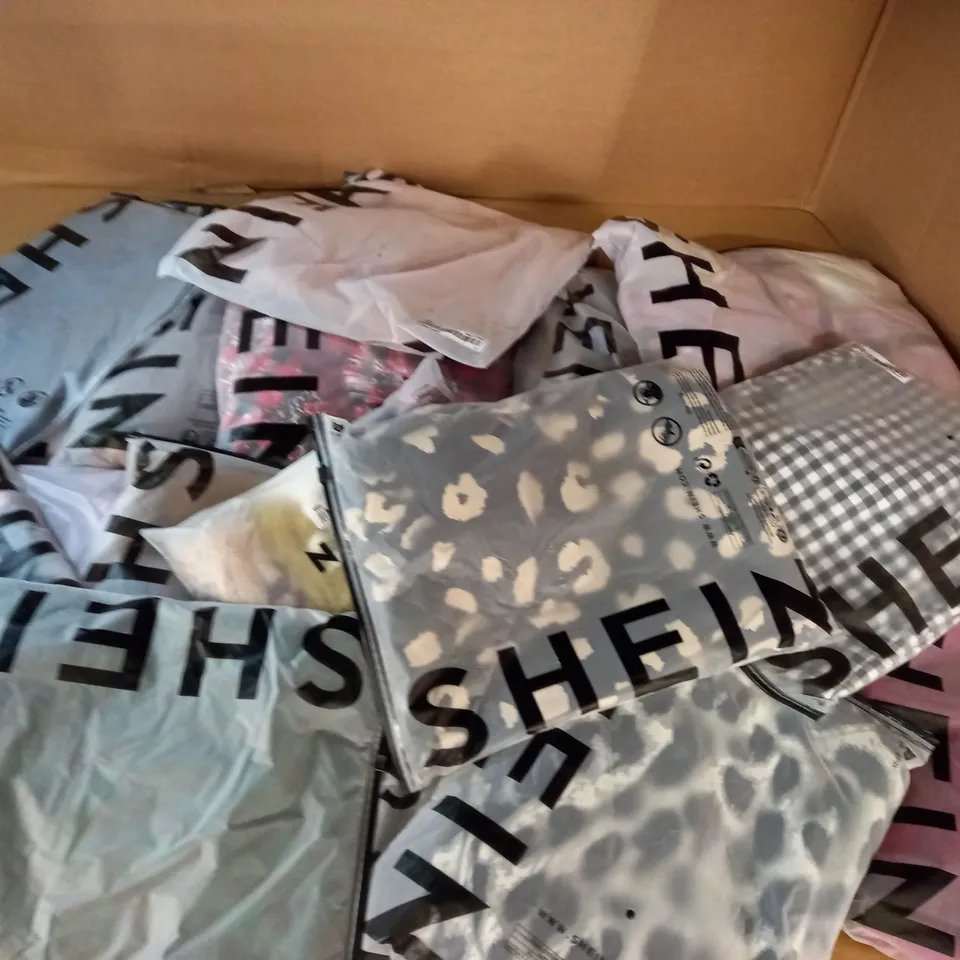 LOT OF 30 ASSORTED BAGGED SHEIN CLOTHING ITEMS IN VARIOUS SIZES