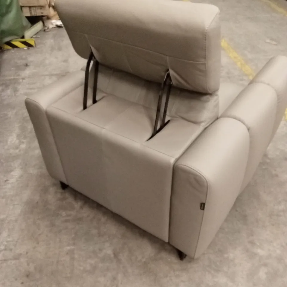 QUALITY DESIGNER ITALIAN MADE CREMA SCALED DOWN LEATHER ARMCHAIR