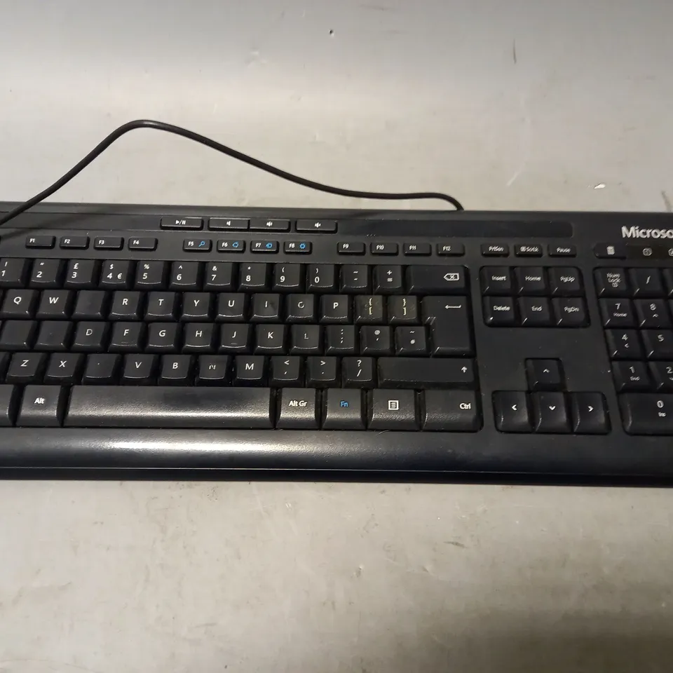 BOX OF APPROXIMATELY 25 ASSORTED KEYBOARDS TO INCLUDE - WIRED DELL , WIRED MICROSOFT - COLLECTION ONLY