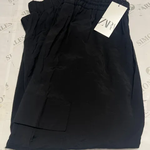 ZARA CARGO PANT IN BLACK SIZE XL