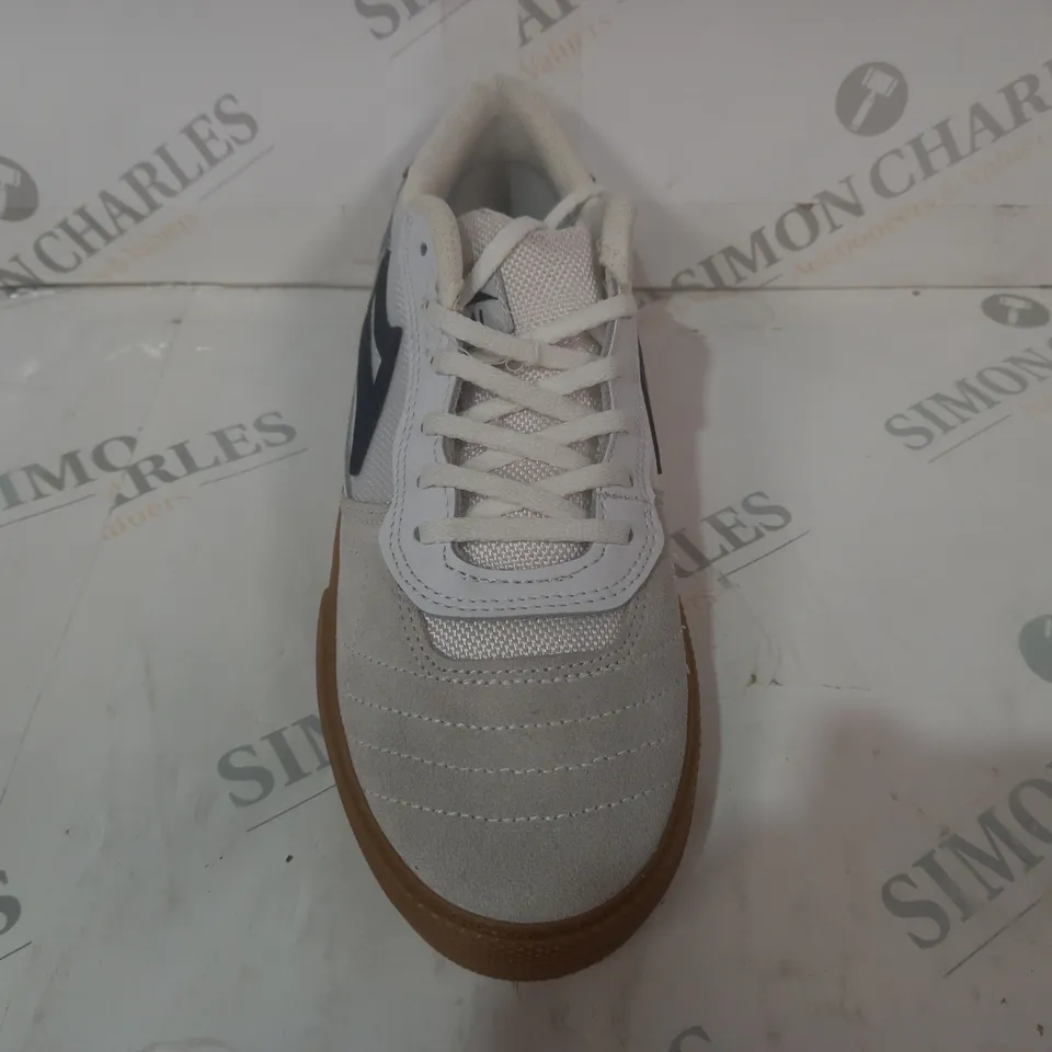 BOXED PAIR OF LAKAI CAMBRIDGE SHOES IN WHITE/NAVY UK SIZE 6