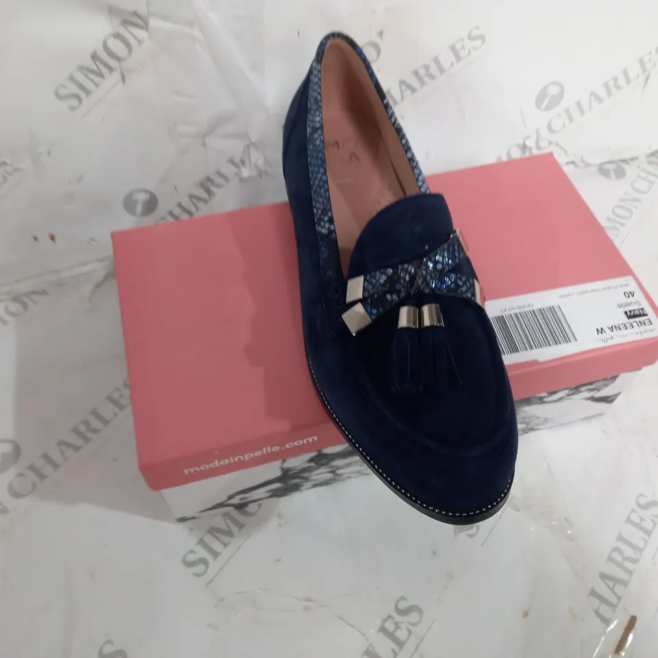 MODA IN PELLE NAVY SUEDE WIDE FIT BOW TRIM SMART LOAFER SIZE 40
